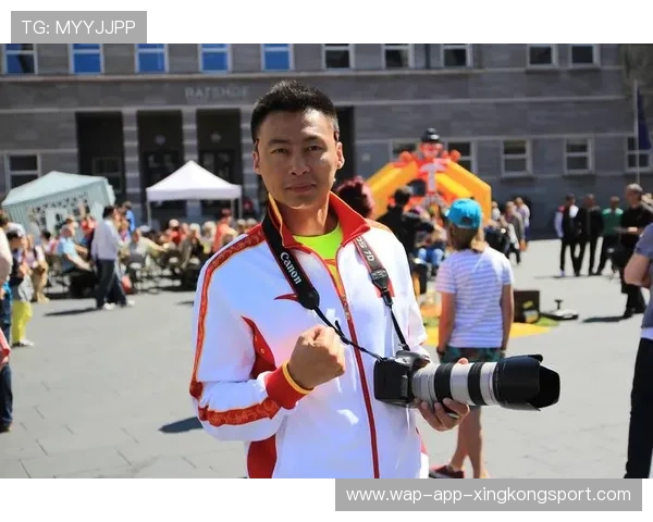 拳击擂台上教练的一句话点燃选手斗志 拳击擂台上教练的一句话点燃选手斗志