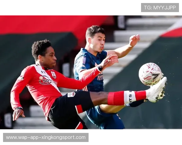 佛罗伦萨反击速度极具观赏性：足球场上的疾风迅雷