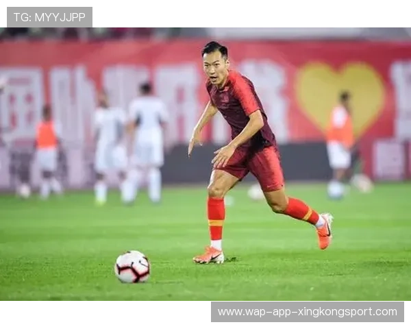 石家庄功夫新援头球争顶强硬，定位球威胁明显