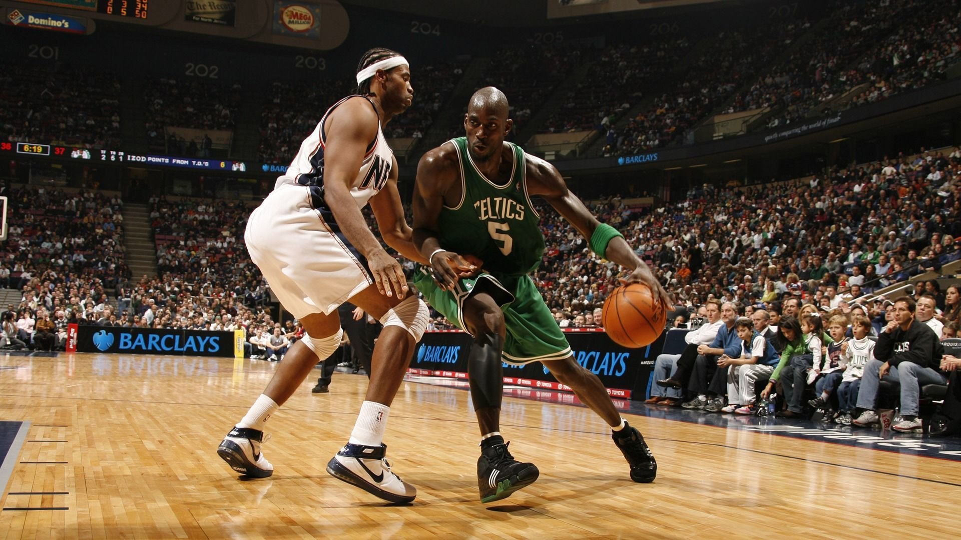 季后赛数据榜：塔图姆本场 34 分后，季后赛总得分正式超越皮尔斯升至队史前列。